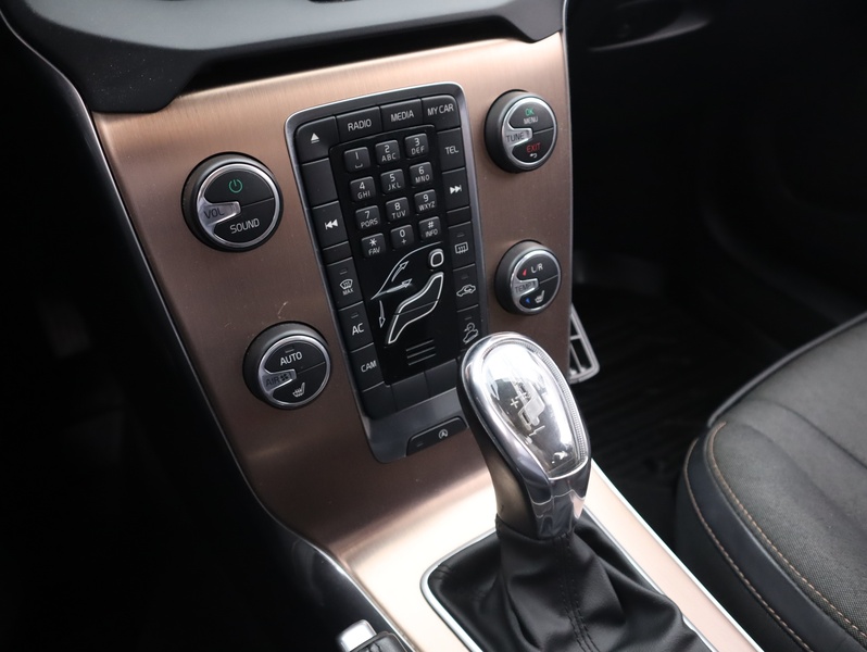 Volvo V40 Cross Country vaihtoauto