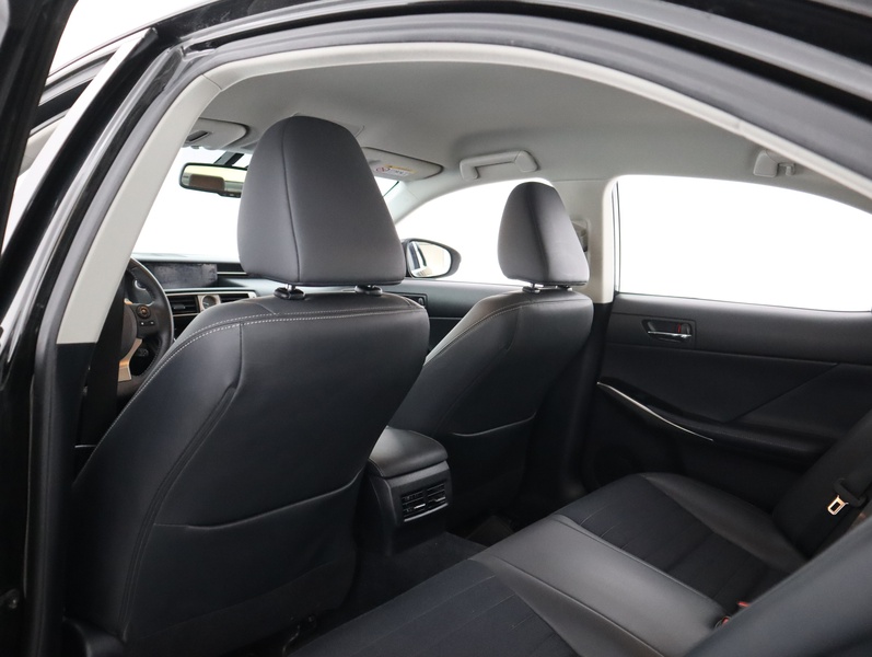 Lexus IS vaihtoauto