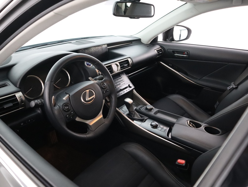 Lexus IS vaihtoauto