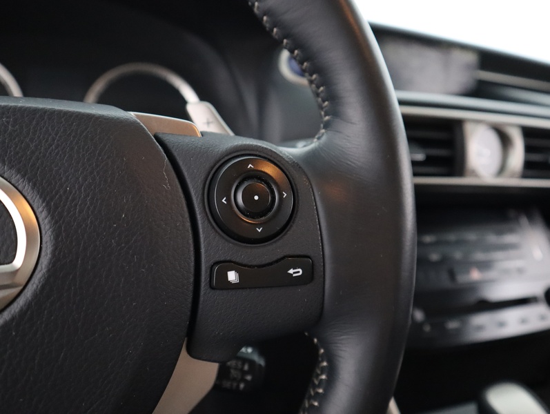 Lexus IS vaihtoauto