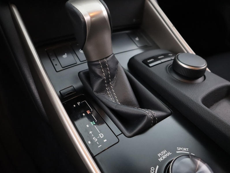 Lexus IS vaihtoauto