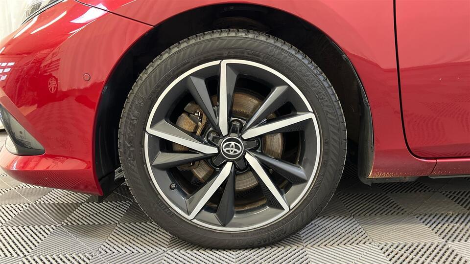 Toyota Auris vaihtoauto