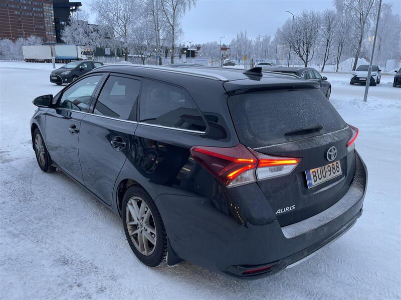 Toyota Auris vaihtoauto