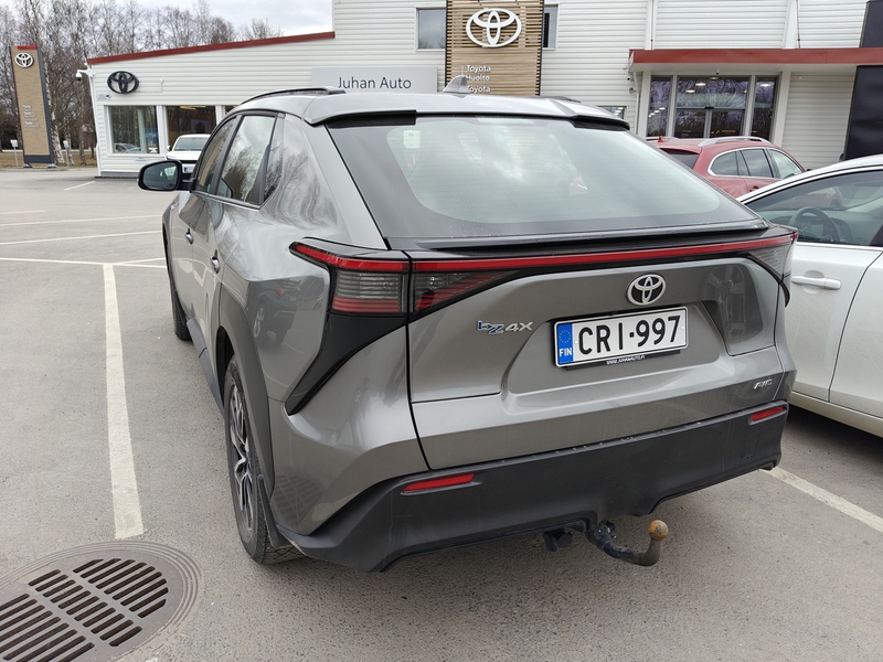 Toyota bZ4X vaihtoauto