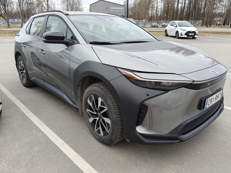 Toyota bZ4X vaihtoauto