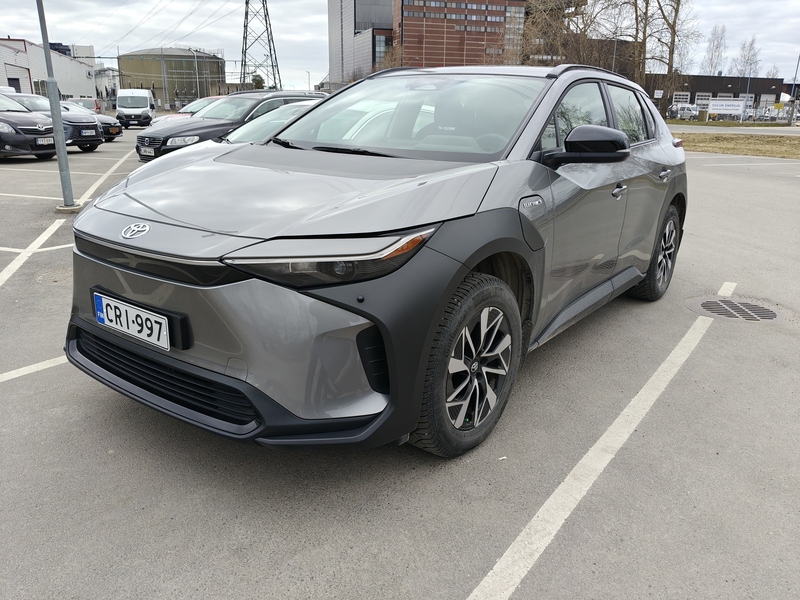 Toyota bZ4X vaihtoauto