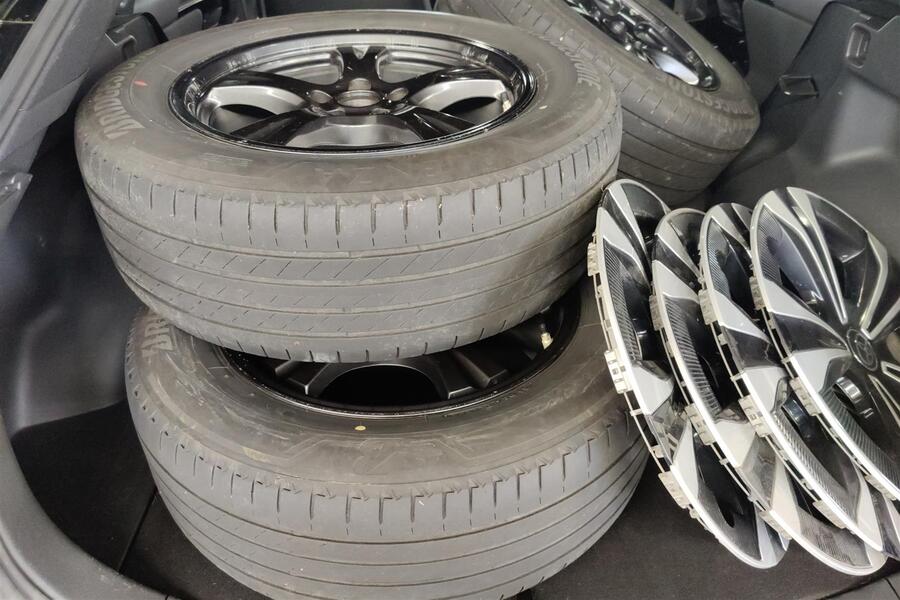 Toyota bZ4X vaihtoauto