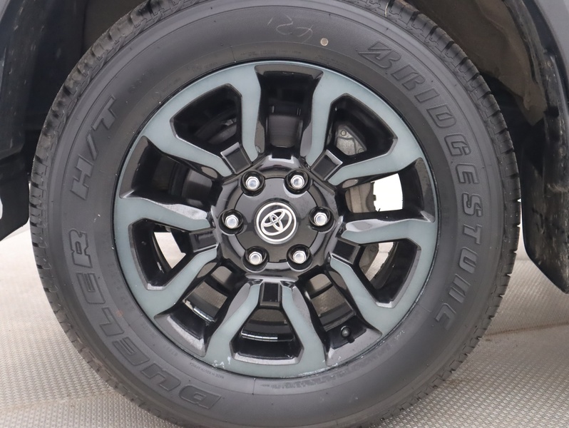 Toyota Hilux vaihtoauto