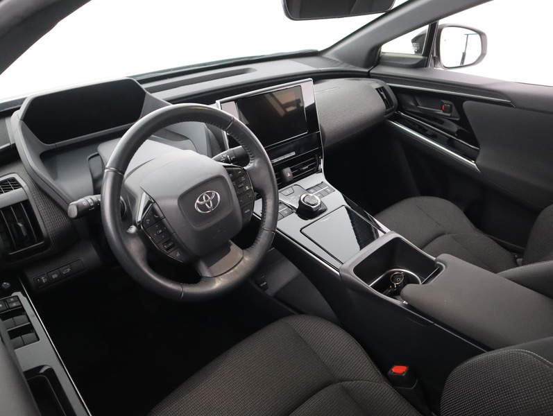 Toyota bZ4X vaihtoauto