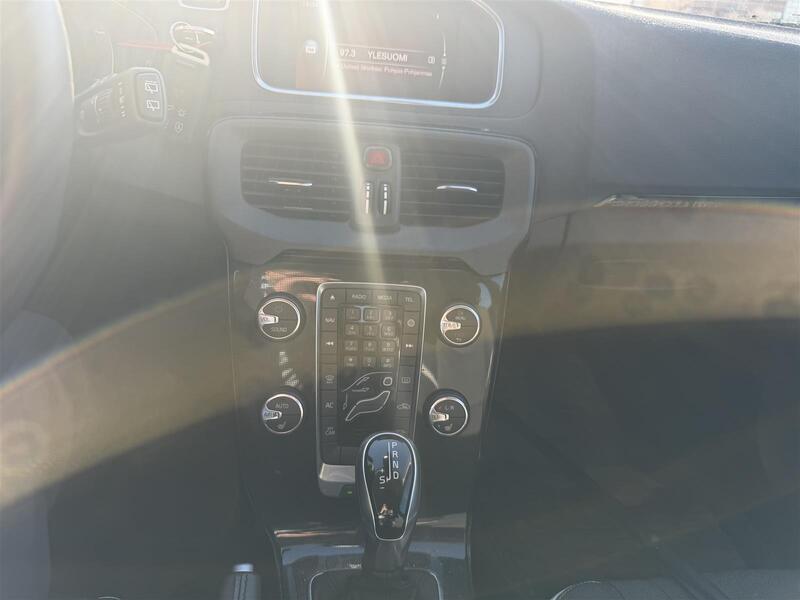 Volvo V40 Cross Country vaihtoauto