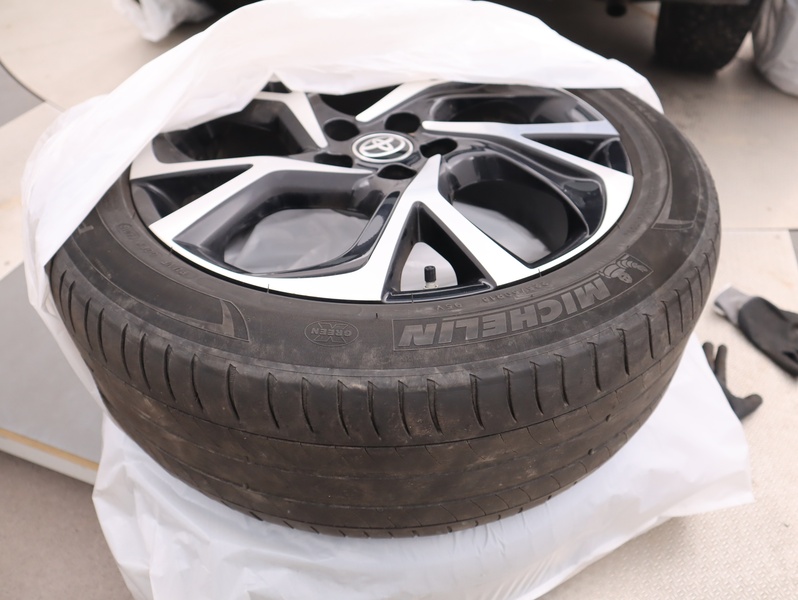 Toyota C-HR vaihtoauto