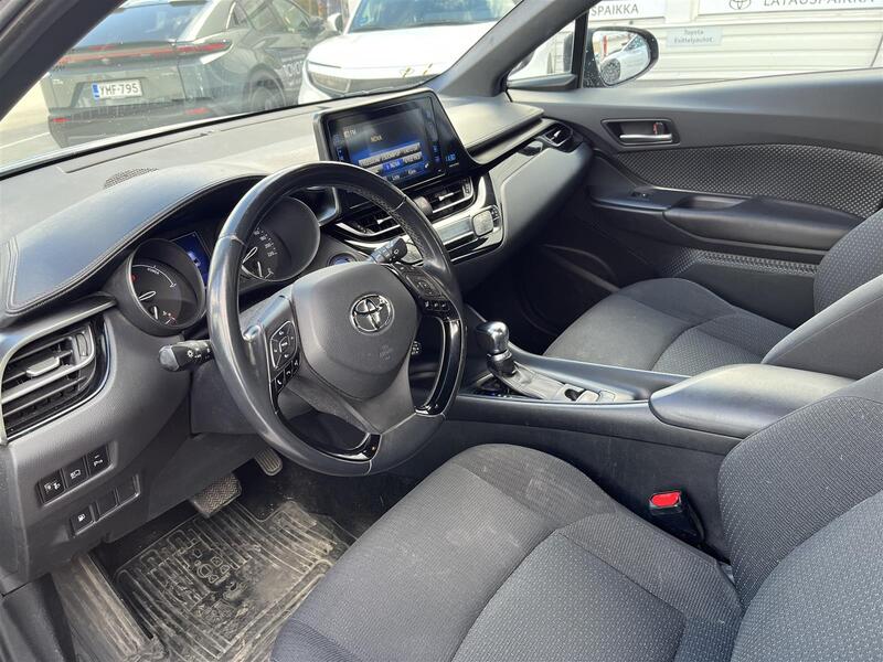 Toyota C-HR vaihtoauto