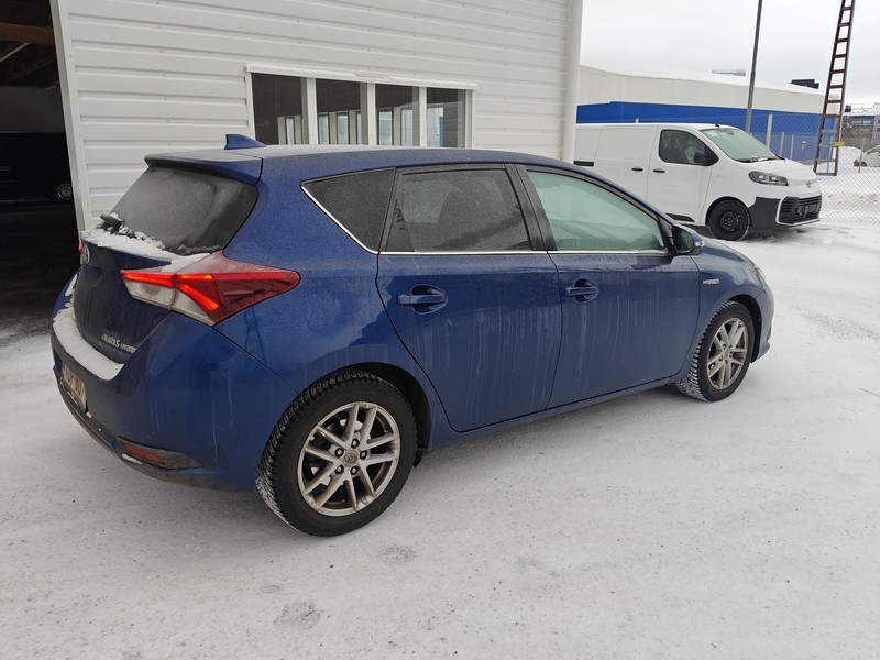 Toyota Auris vaihtoauto