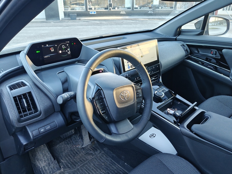 Toyota bZ4X vaihtoauto