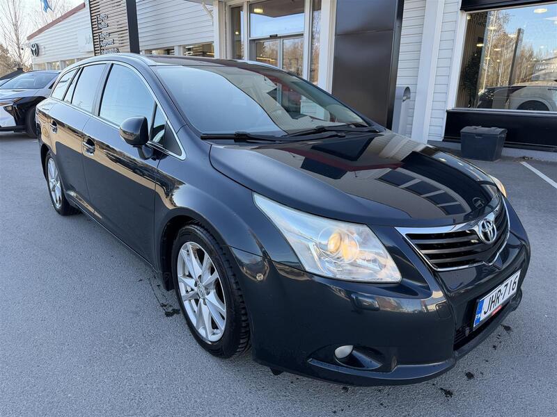 Toyota Avensis vaihtoauto