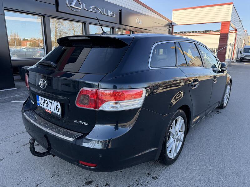 Toyota Avensis vaihtoauto