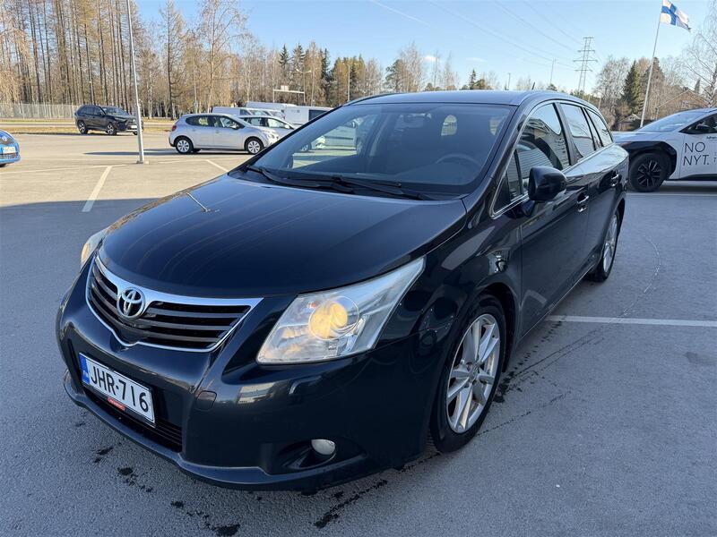 Toyota Avensis vaihtoauto