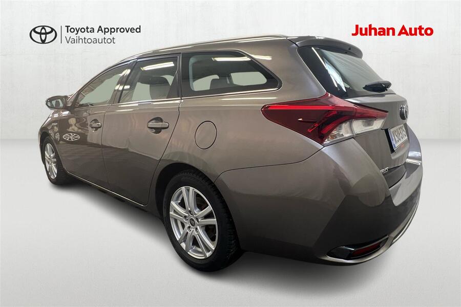 Toyota Auris vaihtoauto