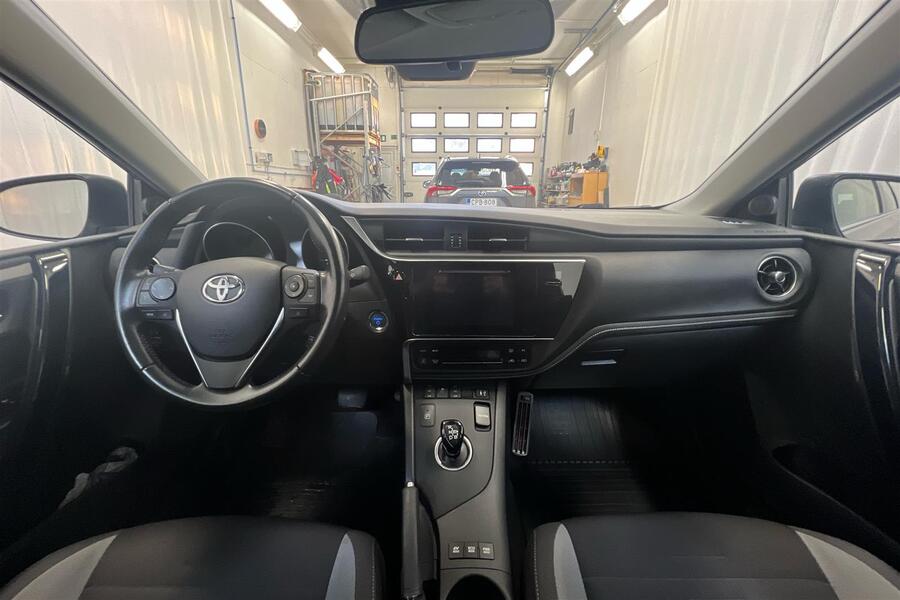 Toyota Auris vaihtoauto