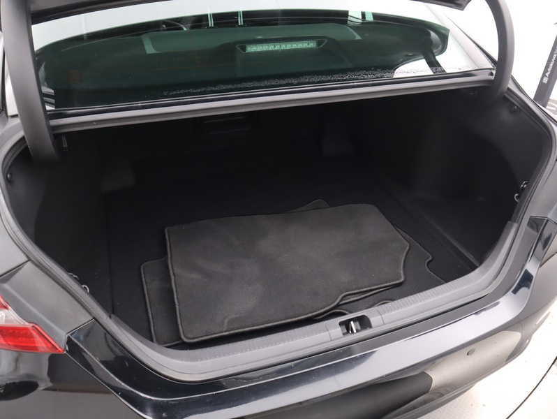 Toyota Camry vaihtoauto