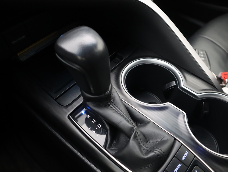 Toyota Camry vaihtoauto