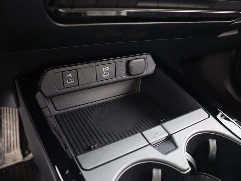 Toyota Prius Plug-in vaihtoauto