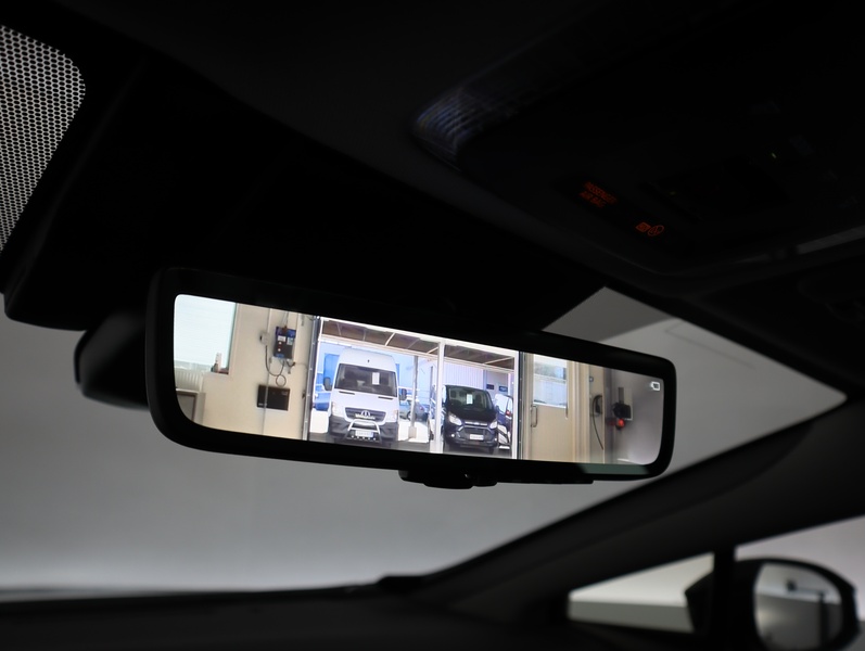 Toyota Prius Plug-in vaihtoauto