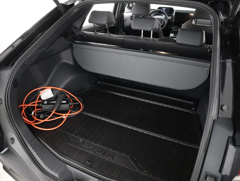 Toyota bZ4X vaihtoauto