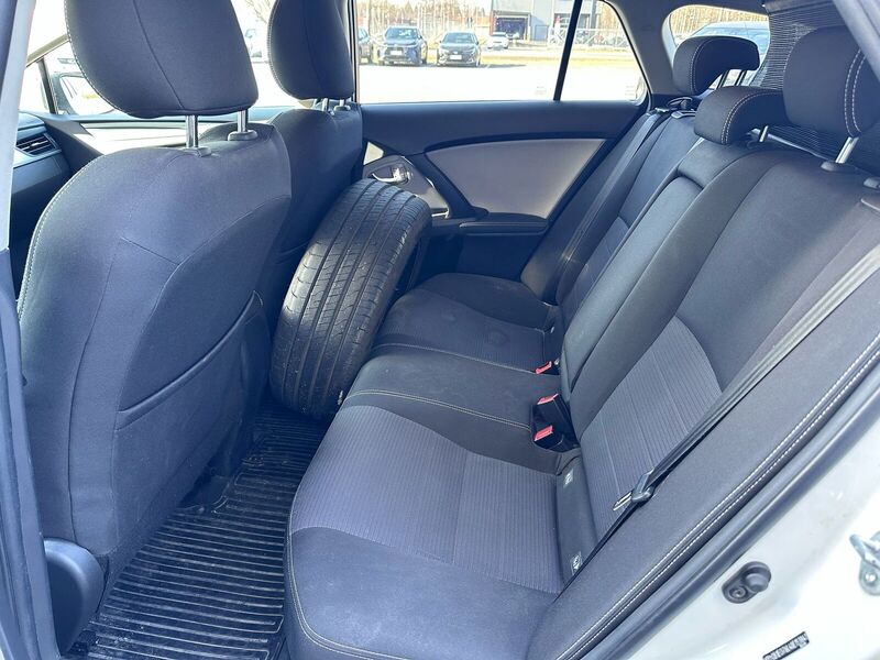 Toyota Avensis vaihtoauto