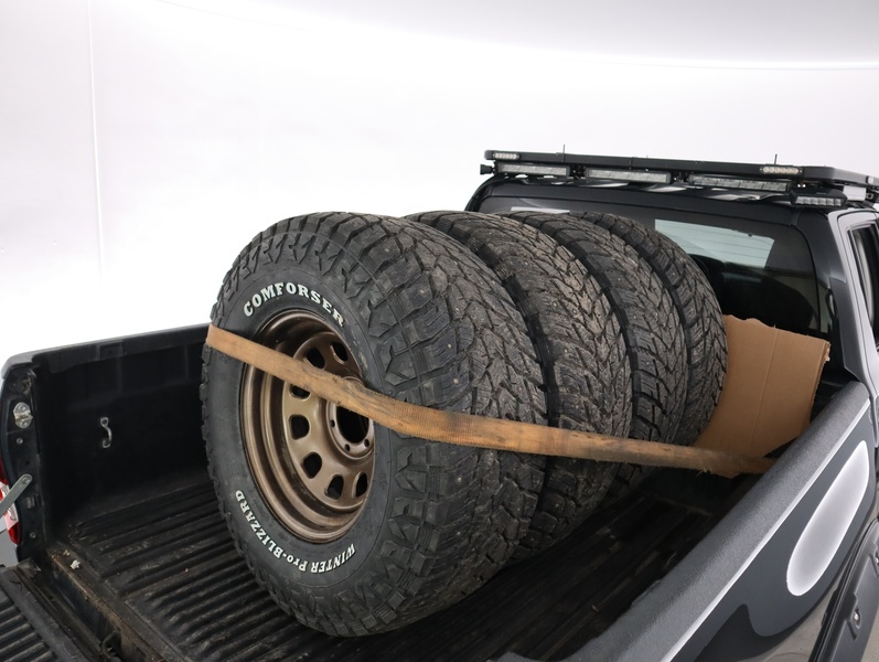 Toyota Hilux vaihtoauto