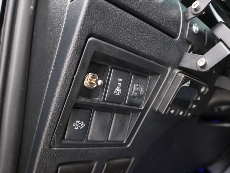 Toyota Hilux vaihtoauto