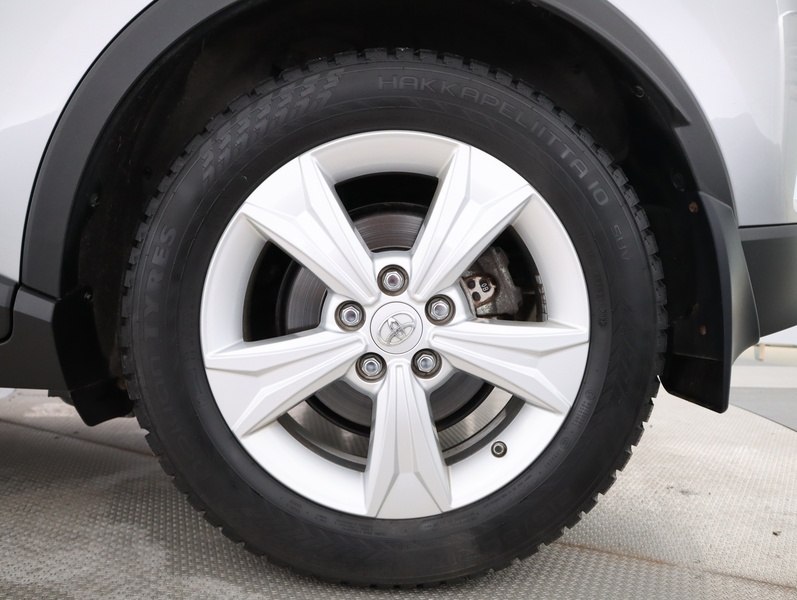 Toyota C-HR vaihtoauto