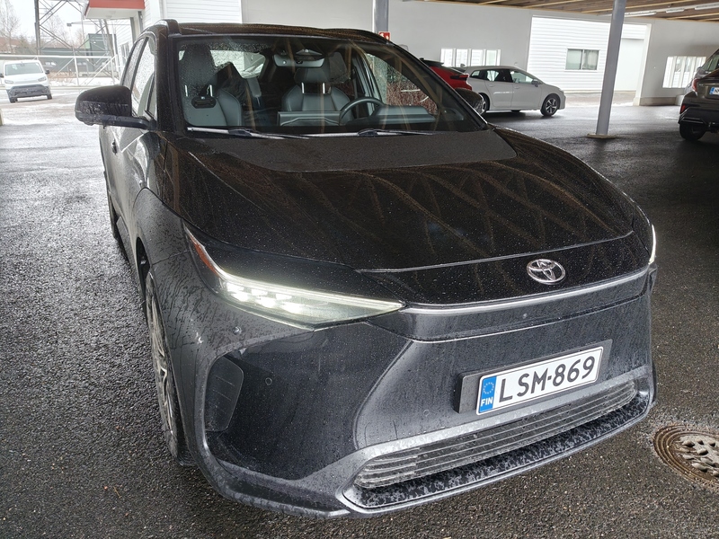 Toyota bZ4X vaihtoauto