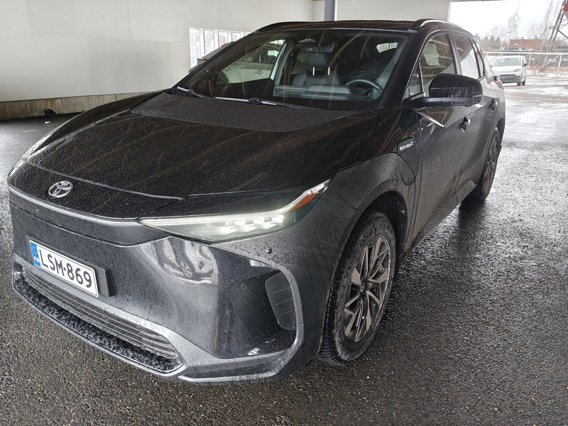 Toyota bZ4X vaihtoauto