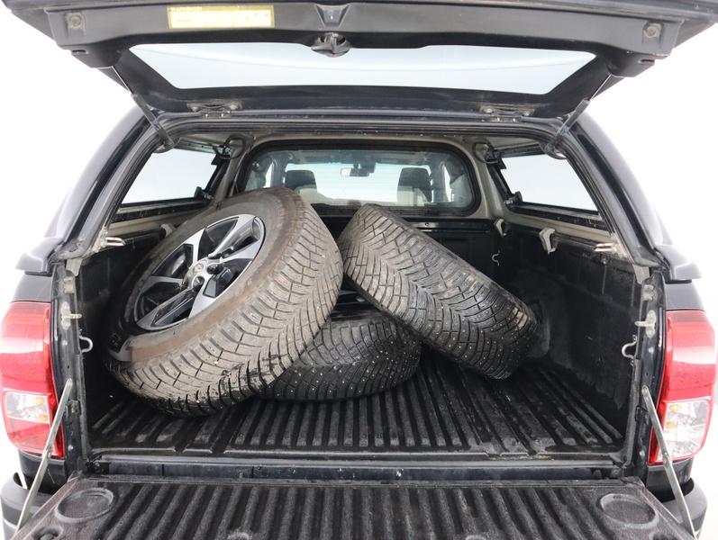 Toyota Hilux vaihtoauto