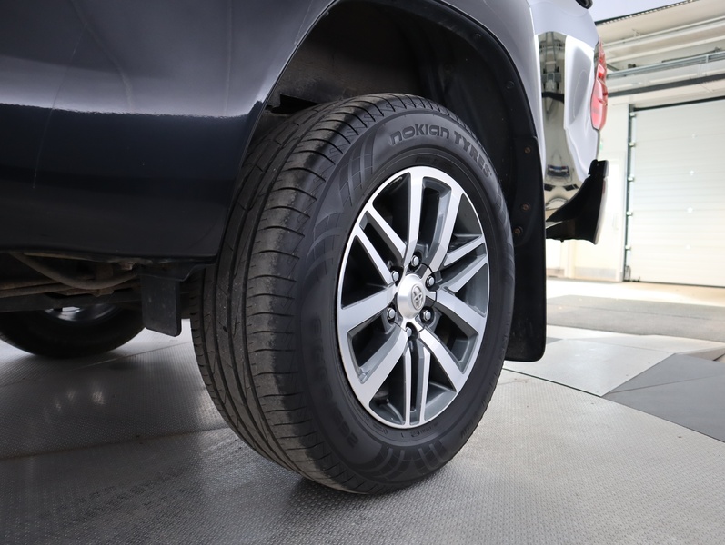 Toyota Hilux vaihtoauto