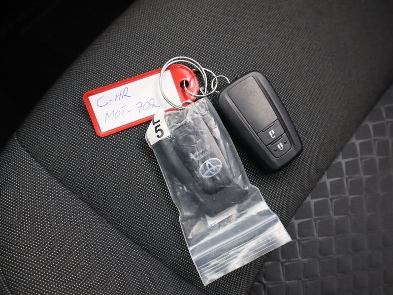 Toyota C-HR vaihtoauto