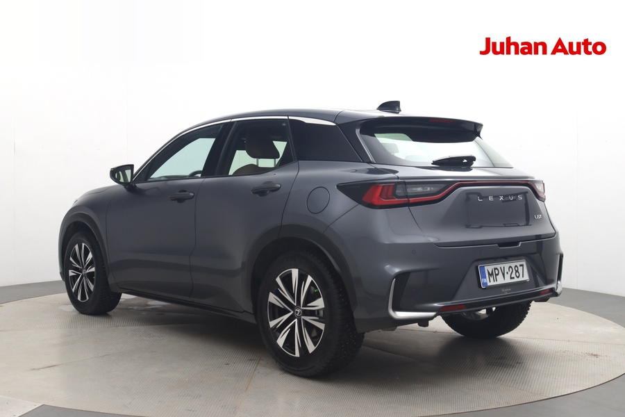 Lexus LBX vaihtoauto