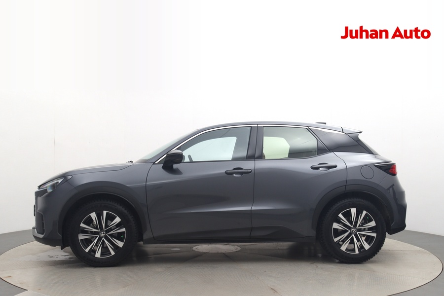 Lexus LBX vaihtoauto