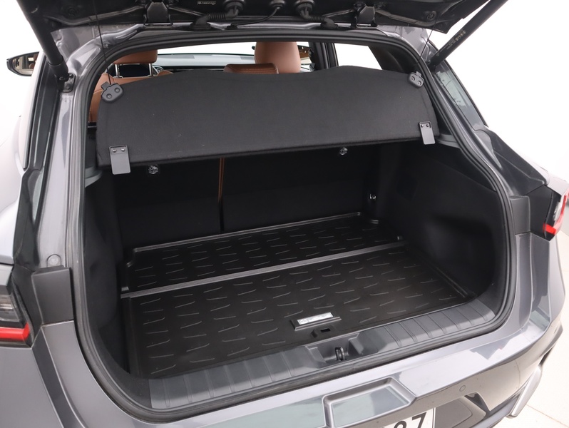 Lexus LBX vaihtoauto