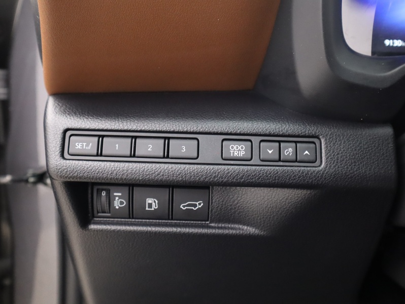 Lexus LBX vaihtoauto