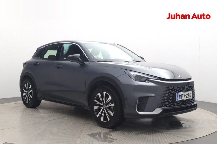 Lexus LBX vaihtoauto