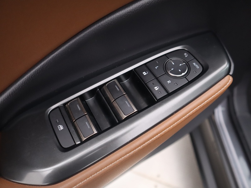 Lexus LBX vaihtoauto