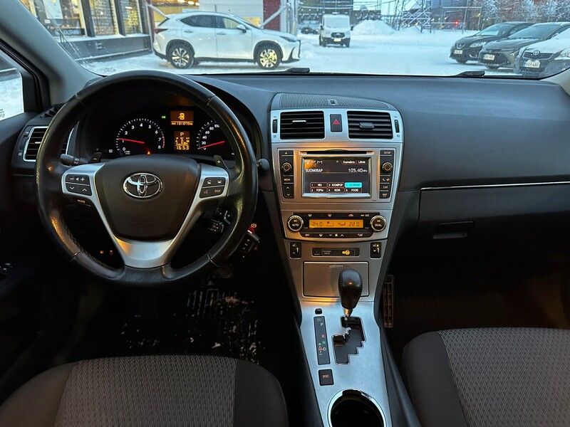 Toyota Avensis vaihtoauto