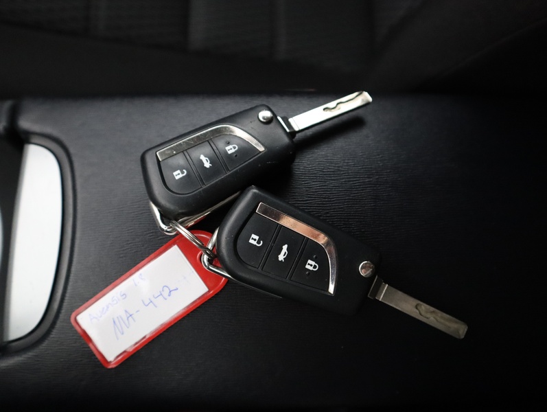 Toyota Avensis vaihtoauto