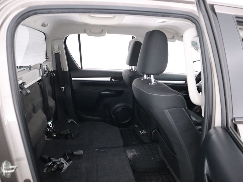 Toyota Hilux vaihtoauto