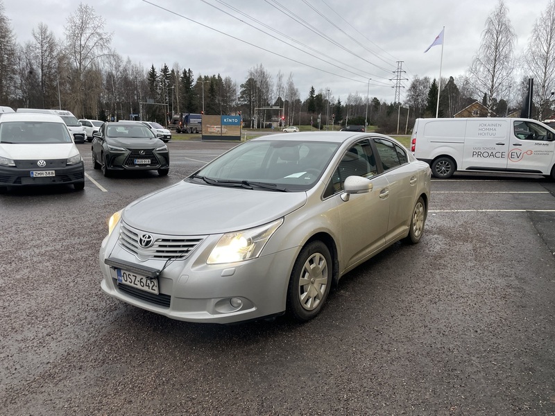 Toyota Avensis vaihtoauto