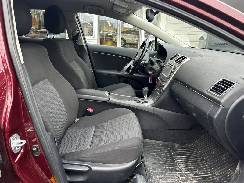 Toyota Avensis vaihtoauto