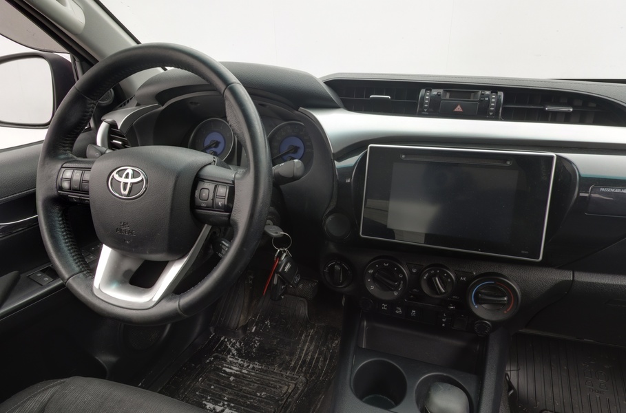 Toyota Hilux vaihtoauto