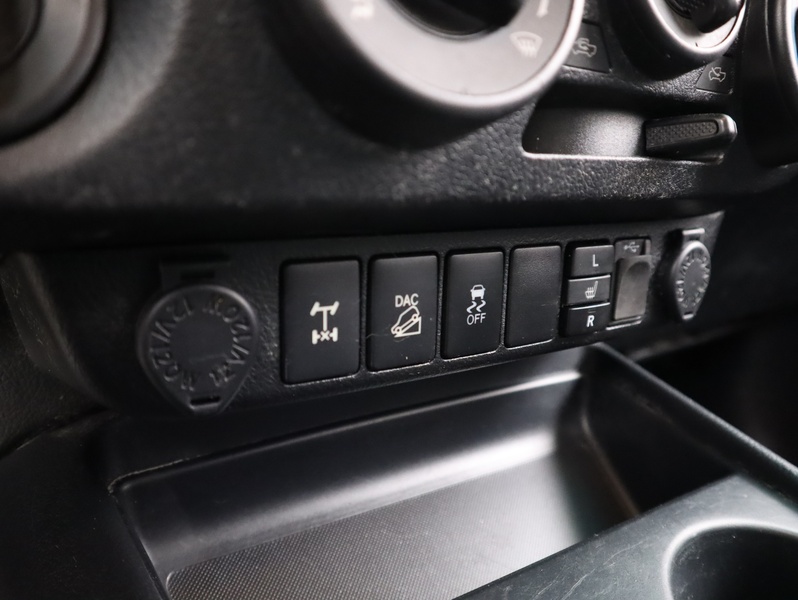 Toyota Hilux vaihtoauto